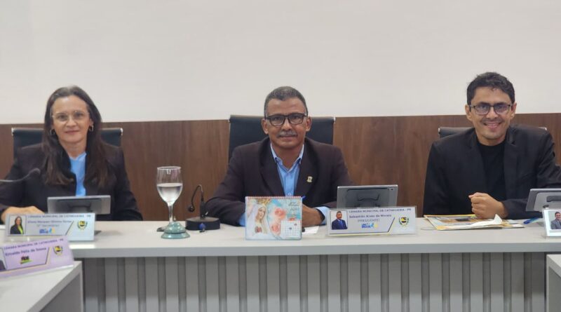 Câmara Municipal de Catingueira aprova projetos, requerimentos e presta homenagens ao Dia das Mães