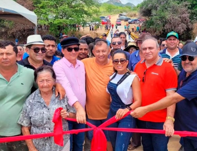 Vereadores da câmara de Catingueira participam de inaugura‡ão da Passagem Molhada localizada no s¡tio Pedro Velho